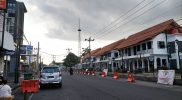 Jalan Pasar Kembang Yogyakarta yang lengang selama selama PPKM Darurat diterapkan. (Foto:nyatanya.com/Ignatius Anto)