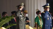 Komandan Korem 072/Pamungkas Kolonel Inf Afianto bersama dengan Forkopimda DIY mengikuti Upacara Pengibaran Bendera Merah Putih di Istana Kepresidenan Gedung Agung. (Foto: Penrem 072/PMK)