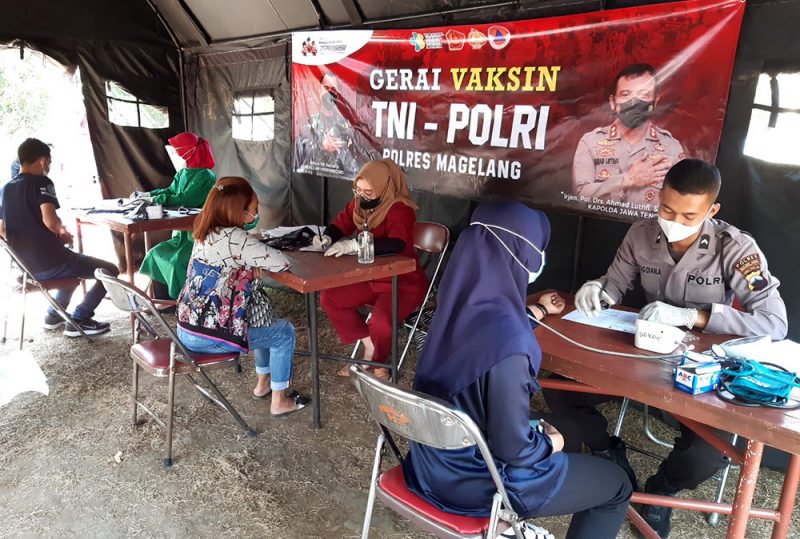 Pada Rabu (25/8/2021) kegiatan vaksinasi di Gerai Presisi Polres Magelang telah menyuntik 288 orang. (Foto: Humas/beritamagelang)