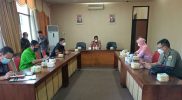 Kepala Dinas Kesehatan Kabupaten Semarang Ani Raharjo saat menghadiri Rakor Penyiapan Sentra Vaksinasi. (Foto: Diskominfo Kab Semarang)
