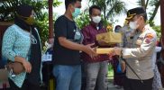 Sejumlah doorprize dipersiapkan bagi warga yang mengikuti vaksinasi Covid-19 di Polres Temanggung. Doorprize disediakan untuk menambah minat warga untuk mengikuti vaksinasi dan sebagai hiburan. (Foto: MC Kab Temanggung)