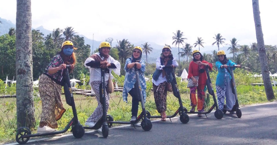 Naik Skuter Keliling Borobudur, Satu Trend Wisata yang Lagi Hits