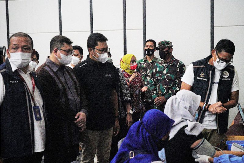 Komandan Korem 072/Pamungkas Brigjen TNI Afianto mendampingi kunjungan Menparekraf Sandiaga Salahuddin Uno di Novotel Suites Malioboro. (Foto:Penrem_072)
