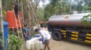 BPBD Kabupaten Magelang masih menyalurkan bantuan air bersih ke sejumlah desa yang mengalami kekeringan. (Foto:humas/beritamagelang)