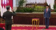 Presiden Joko Widodo melantik Jenderal TNI Andika Perkasa sebagai Panglima TNI yang baru di Istana Negara, Jakarta, Rabu (17/11/2021). (Foto: Tangkapan layar BPMI)