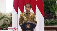 Presiden Joko Widodo resmi menyerahkan Daftar Isian Pelaksanaan Anggaran (DIPA), Buku Daftar Alokasi Transfer ke Daerah, dan Dana Desa Tahun 2022 di Istana Negara, Senin (29/11/2021). (Foto: BPMI Setpres)