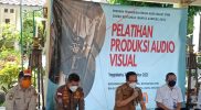 Satpol PP Kota Yogyakarta menggelar Pelatihan Produksi Audio Visual untuk menunjang kreativitas dalam pengambilan gambar bagi tim media Kampung Panca Tertib. (Foto: Humas Pemkot Yogya)