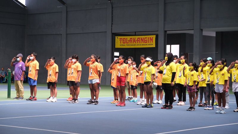 Ratusan atlet dari berbagai daerah di Indonesia mengikuti kejurnas tenis lapangan junior dan senior TDP Piala Wali Kota Magelang tahun 2021 di Kota Magelang. (Foto: MC MagelangKota)
