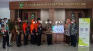 Pemkab Kulon Progo bersama Badan Amil Zakat Nasional (Baznas) Kulon Progo menyalurkan bantuan untuk korban bencana erupsi Gunung Semeru di Kabupaten Lumajang, Jawa Timur. (Foto: MC.Kab Kulon Progo)