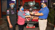 Dewan Pimpinan Kabupaten Ikatan Alumni Resimen Mahasiswa (DPK IARMI) Blora mendistribusikan bantuan kepada warga terdampak musibah erupsi gunung Semeru di Kabupaten Lumajang, Jawa Timur. (Foto: MC Kab. Blora/Teguh)