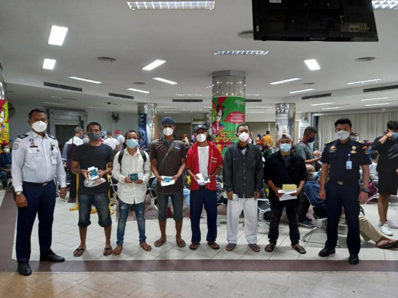 Enam orang nelayan asal Sumatra Utara yang ditangkap oleh Otoritas Malaysia dipulangkan melalui Pelabuhan Penyeberangan Internasional Batam Centre, sedangkan 2 nelayan lainnya dipulangkan melalui Bandara Soekarno-Hatta. (Foto: Dok.KKP)
