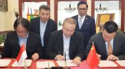 Para pengusaha Indonesia dan China menandatangani nota kesepahaman (MoU) proyek injeksi kimia dan teknologi digital untuk industri minyak dan gas di Indonesia. (Foto: ANTARA)