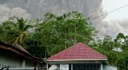 Terkait dengan perkembangan erupsi Gunung Semeru, BNPB mengimbau warga untuk tetap waspada dan siaga dengan memperhatikan rekomendasi yang telah dikeluarkan oleh PVMBG. (Foto: Istimewa)