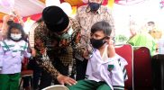 Membantu percepatan vaksinasi, Badan Intelijen Negara Daerah (BINDA) Jawa Tengah menggelar vaksinasi massal pada anak usia 6-11 tahun di Kabupaten Temanggung, Selasa (11/1/2022). (Foto: MC Kab.TMG)