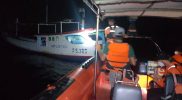 Nelayan asal Kabupaten Pangkajene dan Kepulauan (Pangkep) ditemukan di perairan Kabupaten Selayar dan berhasil dievakuasi oleh Badan Nasional Pencarian dan Pertolongan (Basarnas) Pos SAR Selayar, Rabu (12/1/2022). (Foto:Mcpangkajene)