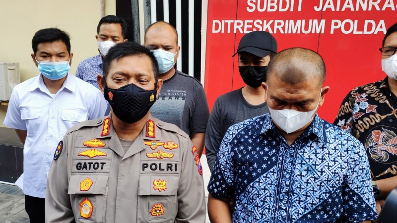 Usai diamankan di Polda Jawa Timur, tersangka penendang sesajen di Gunung Semeru meminta maaf secara terbuka. (Foto: MC Diskominfo Prov Jatim)