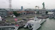 Dua Kapal Perang Republik Indonesia (KRI) produksi Industri Pertahanan dalam negeri menambah kekuatan Armada Tentara Nasional Indonesia Angkatan Laut. (Foto: Dispenal)