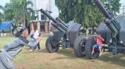 Tiga Alat Utama Sistem Persenjataan (Alutsista) milik Korps Marinir TNI Angkatan Laut (AL) menjadi daya tarik tersendiri bagi warga Kabupaten Batang Jawa Tengah untuk melihatnya bersama keluarga. (Foto:MC Batang)