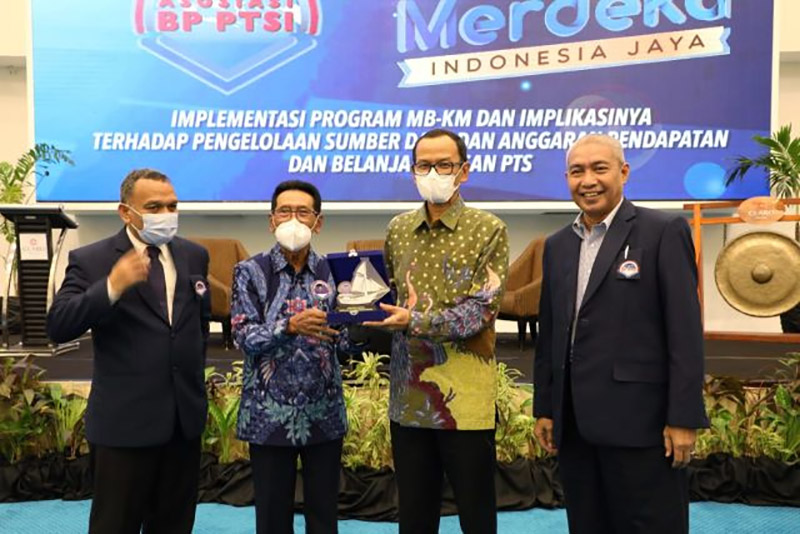 Silaturahmi Asosiasi Badan Penyelenggaraan Perguruan Tinggi Swasta Indonesia (ABPPTSI) Wilayah Sulawesi Selatan di Hotel Claro Makassar, Jumat (28/1/2022). (Foto: Ditjen Diktiristek)