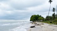 Akibat penambangan pasir laut, Pantai Beting Aceh sudah terjadi abrasi hampir 50 persen. Kemudian, ikan di perairan tersebut juga sudah berkurang. (Foto: Mediacenter Riau/ip)