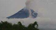Visual Gunung Merapi muntahkan awanpanas guguran pada Jumat (18/2/2022) pukul 15.22 WIB. (Foto: BPPTKG)
