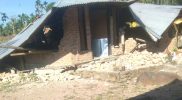 Rumah warga yang rusak akibat gempa berkekuatan M6,1 di Pasaman Barat pada Jumat (25/2/2022). (Foto: BNPB/Istimewa)