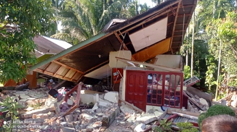 Salah satu rumah yang rusak akibat gempa bumi magnitudo 6.1 di Sumbar. (Foto: BPBD Kab.Pasaman Barat)