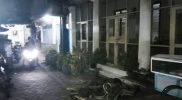 TKP perkelahian hingga berujung pembacokan di Bubutan Surabaya pada Senin (18/4/2022). Foto: Istimewa/selalu.id