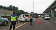 Jasa Marga memberlakukan contraflow dari km 47 (Karawang) hingga gerbang tol (GT) Cikampek Utama km 70 Jakarta-Cikampek arah Cikampek. (Foto : Jasa Marga)
