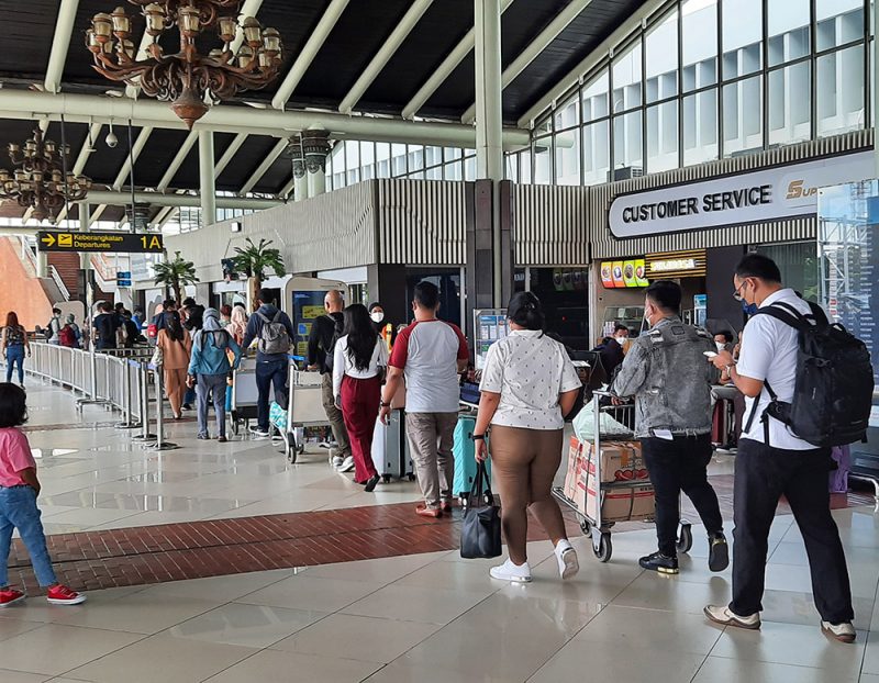 Memasuki H-3 Hari Raya Idulfitri 1443 H, kepadatan penumpang terlihat di Bandara Soekarno-Hatta. (Foto : Terminal 1A Bandara Soetta/Dian Thenniarti)
