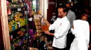 Presiden Joko Widodo bersama Ibu Iriana Joko Widodo mengunjungi Pasar Muntilan, Sabtu (21/5/2022). Foto: BPMI/Setpres