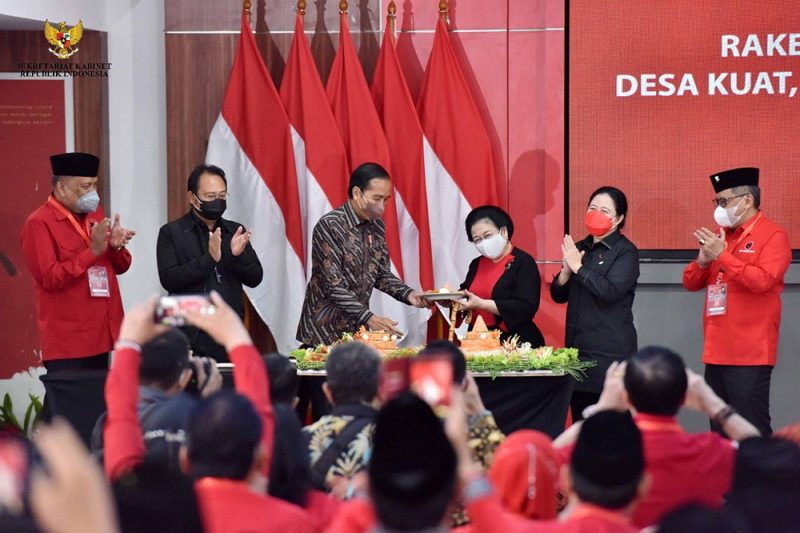 Presiden Joko Widodo (Jokowi) menegaskan, implementasi nilai gotong royong dalam kehidupan sehari-hari merupakan hal yang harus dilakukan. Foto: BPMI Setpres
