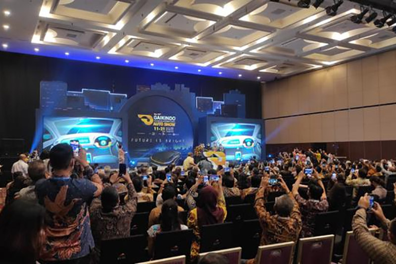 Gaikindo Indonesia International Auto Show atau GIIAS 2022 resmi dibuka Menteri Koordinator Bidang Perekonomian Airlangga Hartarto didampingi Menteri Perindustrian Agus Gumiwang Kartasasmita, Kamis (11/8/2022). Foto: Ist