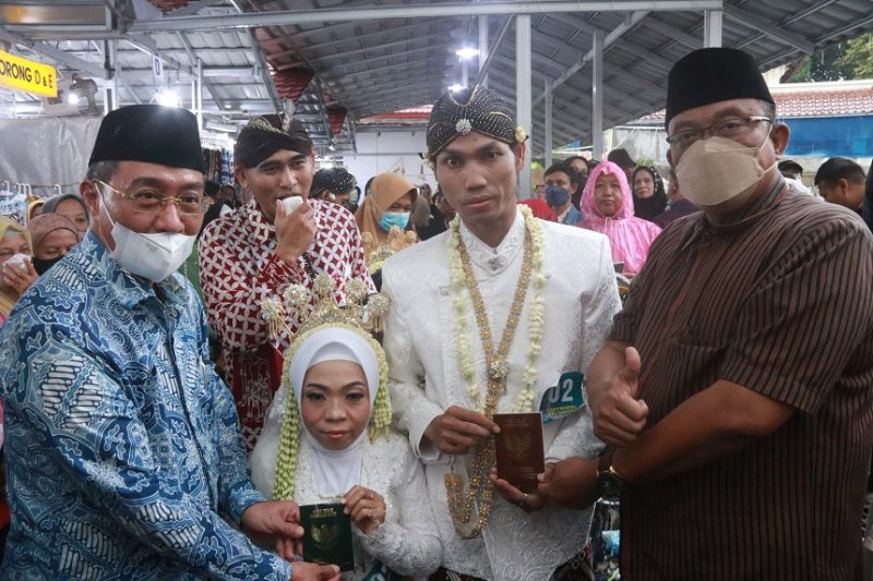 Nikah Bareng Malioboro yang diadakan oleh Forum Ta’aruf Indonesia (Fortais) DIY, Jumat (30/9/2022) di Teras Malioboro 2 Yogyakarta. Foto: Humas Pemkot Yogya