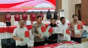 Para tersangka saat dihadirkan dalam konferensi pers. Foto: Humas Polda Lampung/Tribratanews
