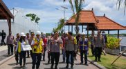 Kapolri, Jenderal Polisi Drs. Listyo Sigit Prabowo, M.Si., bersama Pejabat Utama (PJU) Mabes Polri menggelar gladi bersih apel pasukan pengamanan KTT G20 di Bali. Foto: Humas Polri