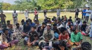Para penumpang kapal Suku Rohingya asal Myanmar yang diselamatkan Bakamla RI. Foto: Humas Bakamla RI