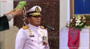 Presiden Joko Widodo melantik Laksamana Madya TNI Muhammad Ali sebagai Kepala Staf Angkatan Laut (KSAL) di Istana Negara, DKI Jakarta, Rabu (28/12/2022). Foto: Tangkapan Layar BPMI Setpres 