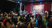 Salah satu event Koesplusan yang ramai dihadiri penikmat musik Koes Plus/ Koes Bersaudara. Pentas musik Koesplusan memang memiliki tempat tersendiri bagi penggemarnya di Yogyakarta. Foto: Agoes Jumianto