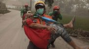 Evakuasi warga sekitar Gunung Semeru. Foto: Ist/selalu.id