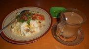 Seporsi masakan bakmi Jawa rebus dan segelas kopi gula aren miliki cita rasa mantap dan bermanfaat bagi kesehatan. (Foto: Istimewa)