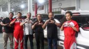 Sejumlah panitia/pendukung kegiatan servis hemat untuk segala merk mobil di SMK Muhammadiyah 2 Sleman. (Foto: istimewa)